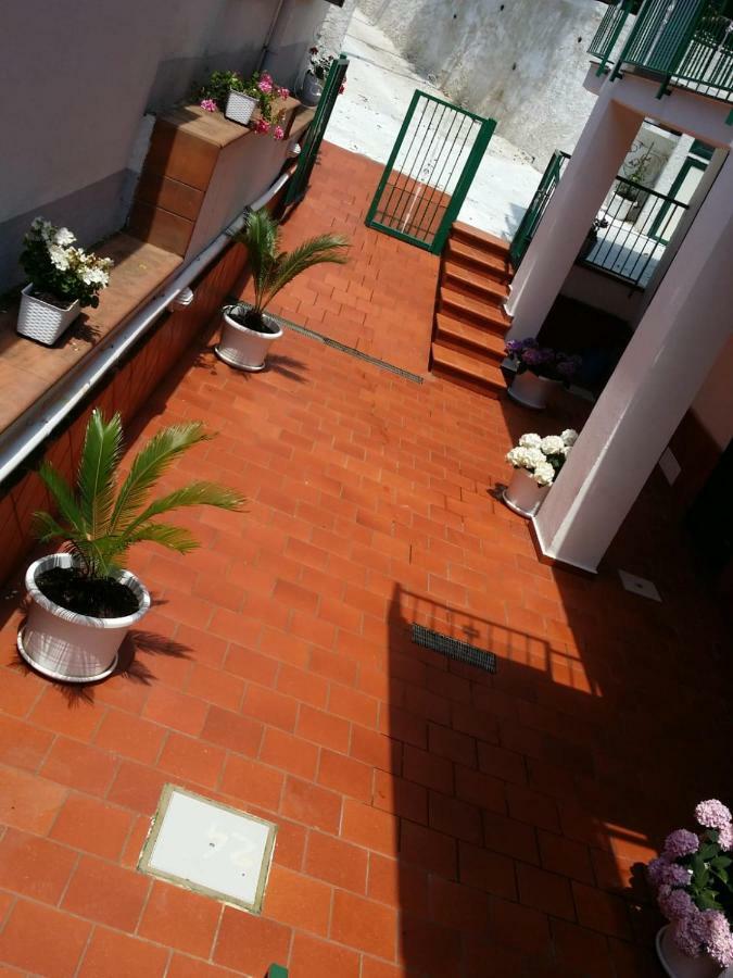 B&B Casa Vacanza Cioffi Вико-Экуенсе Экстерьер фото