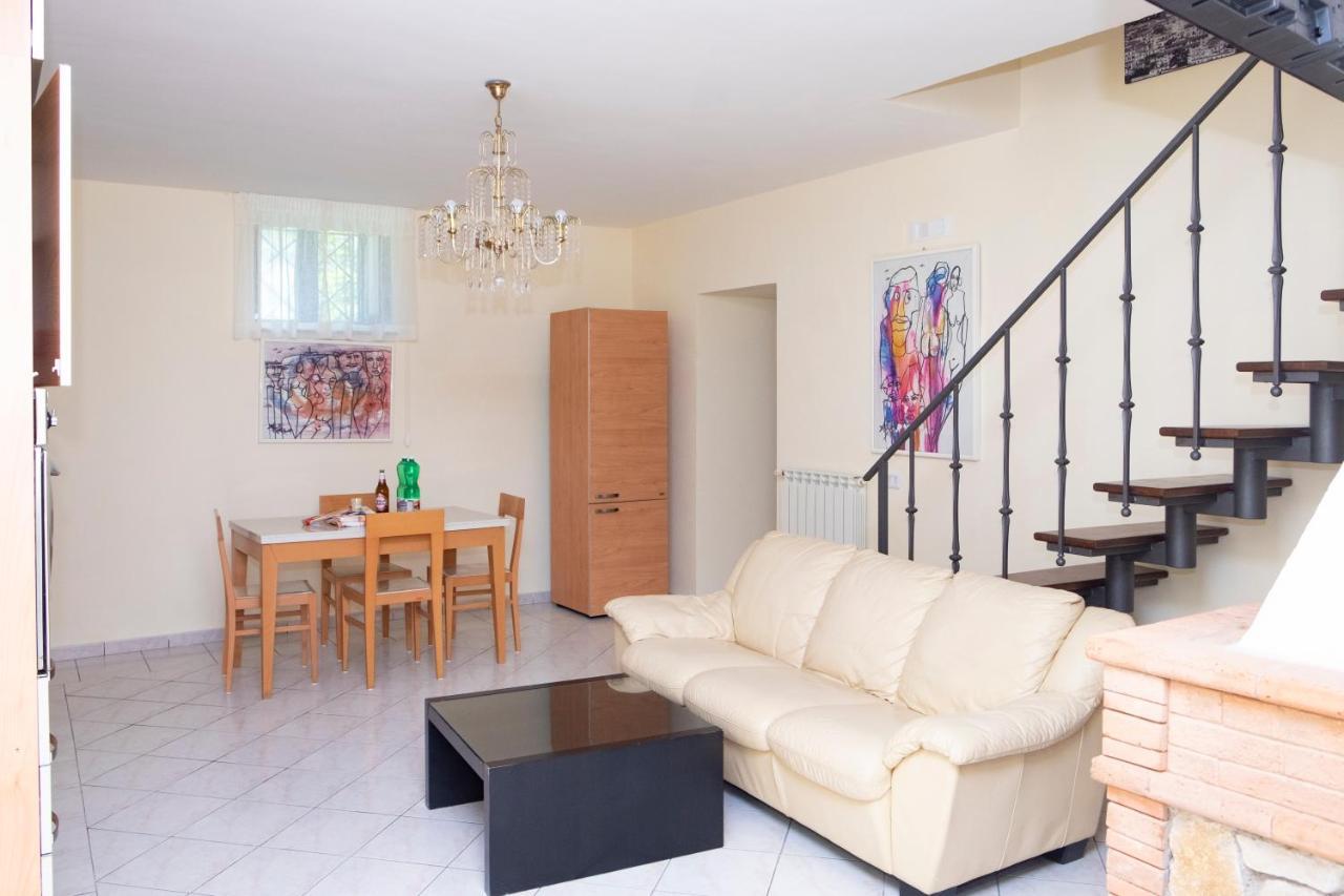 B&B Casa Vacanza Cioffi Вико-Экуенсе Экстерьер фото